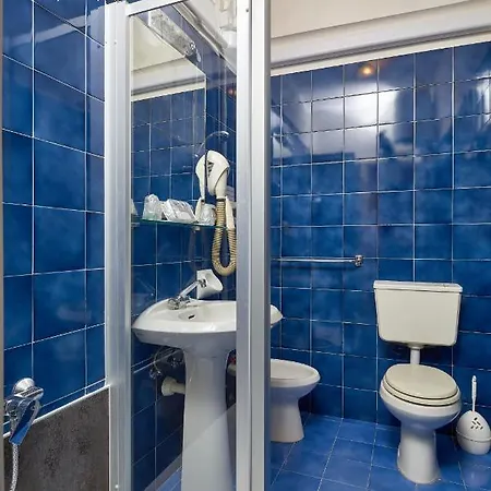 Отель Garibaldi 3*