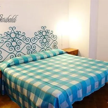Garibaldi 3*