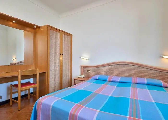 Garibaldi Hotel 3*